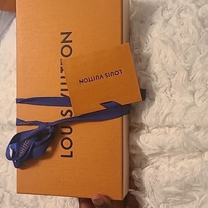 Authentic Louis vuitton empty box (Can be used for decorative purposes)